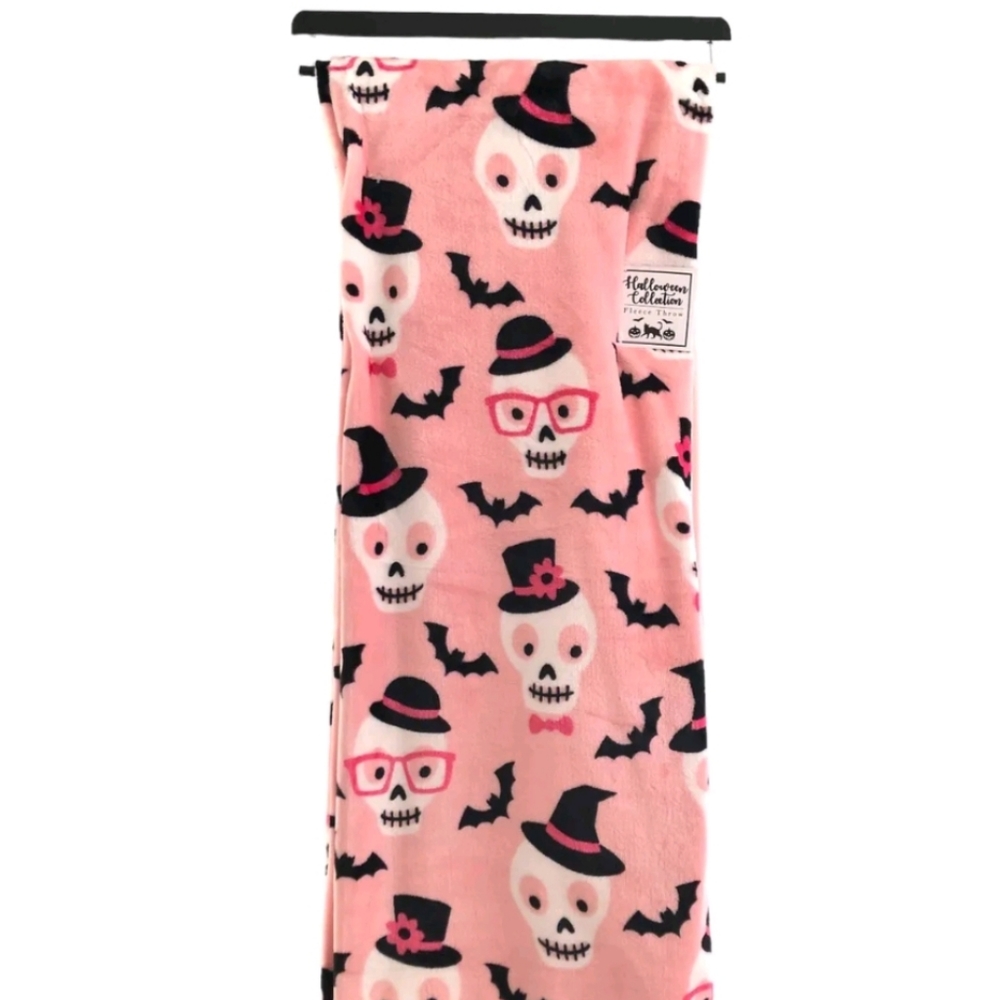 Halloween Hat Wearing Skeleton Skull Pink Fleece Throw Blanket 50x70" NWT